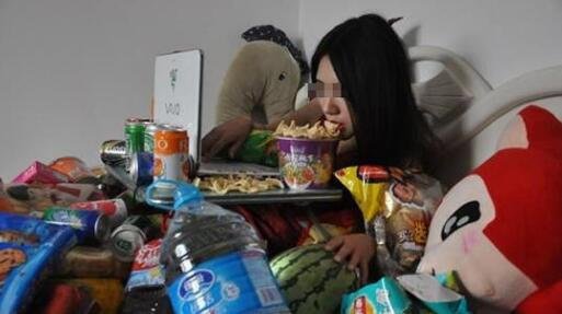 通宵打游戏患慢性肾炎 大学生得病率高