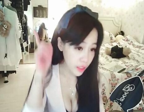 游戏女主播直播暴走!扬言要弄死网友