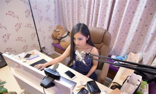 网络女主播:要红就要豁得出去