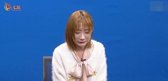 郭mini回应脱衣事件:痛哭流涕怒斥偷拍