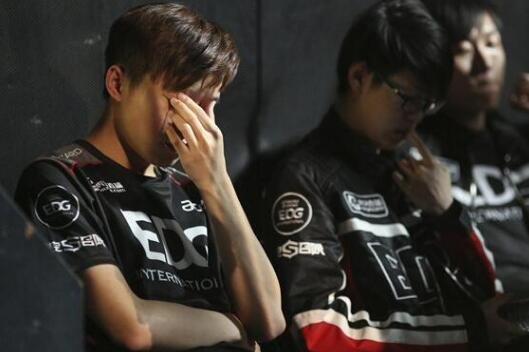 如果阿法狗进军LOL 5个Faker打得过吗?