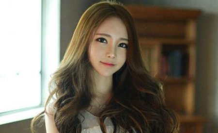 女主播:月入百万只是梦 勉强为生才是真