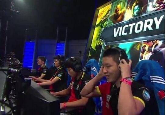 外媒评选LOL十佳中国战队:EDG并非第一!
