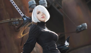 乌克兰小姐姐Cos《尼尔：机械纪元》2B 火辣身材吸睛