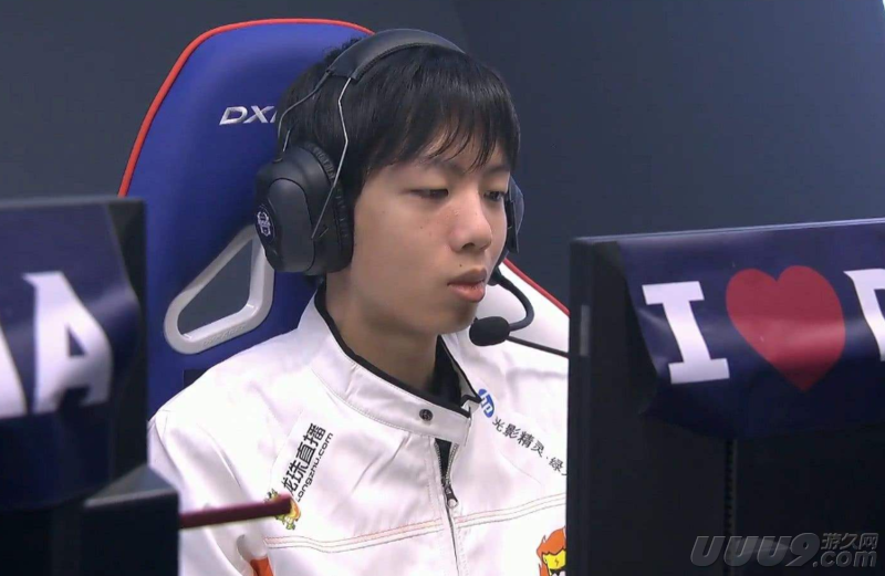 点击图片翻页 万物皆可出魔切 SMLZ开发AD魔切卡牌